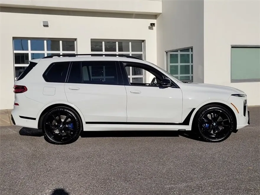 2024 Bmw X7 M60i photo 1