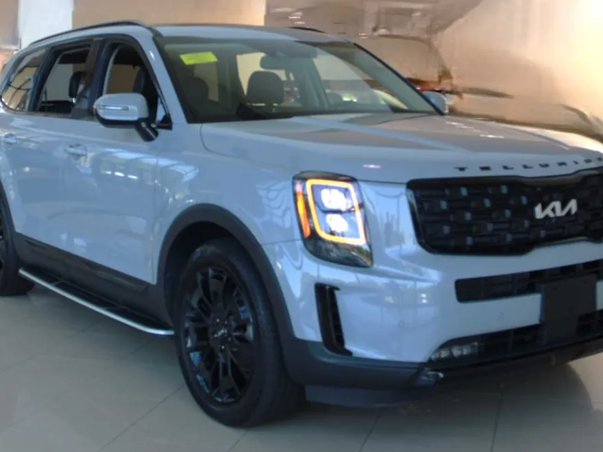 2022 Kia Telluride SX photo 1