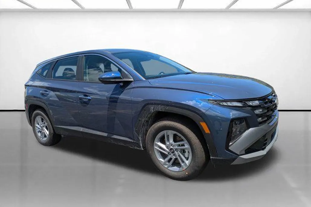 2025 Hyundai Tucson SE photo 1