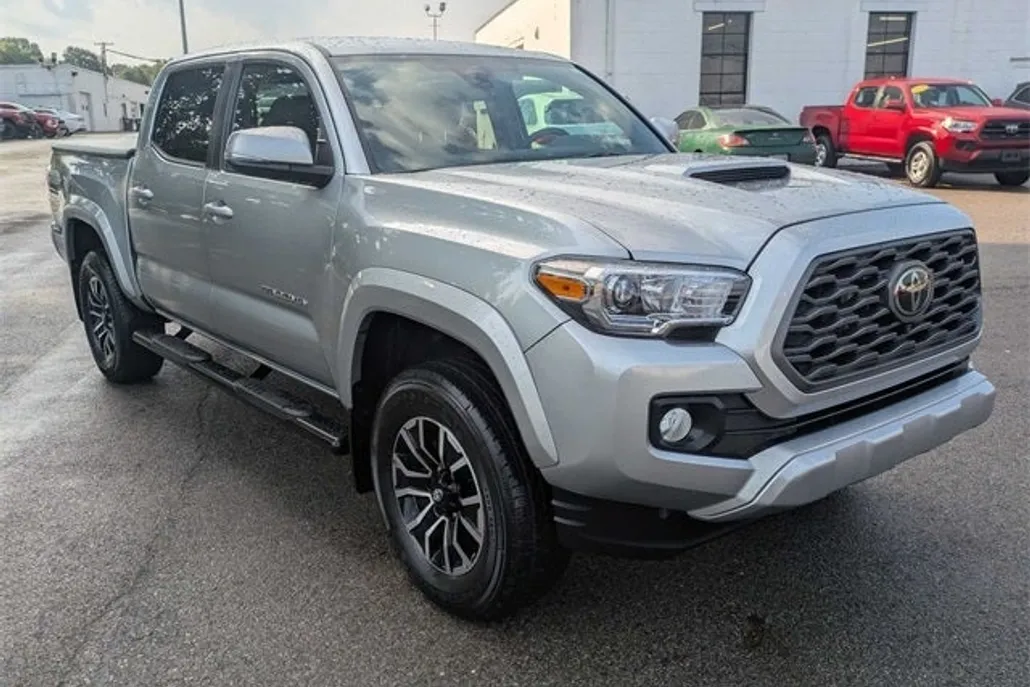 2023 Toyota Tacoma TRD Sport V6 photo 1