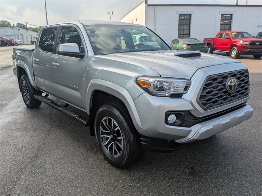 2023 Toyota Tacoma TRD Sport V6 photo 1