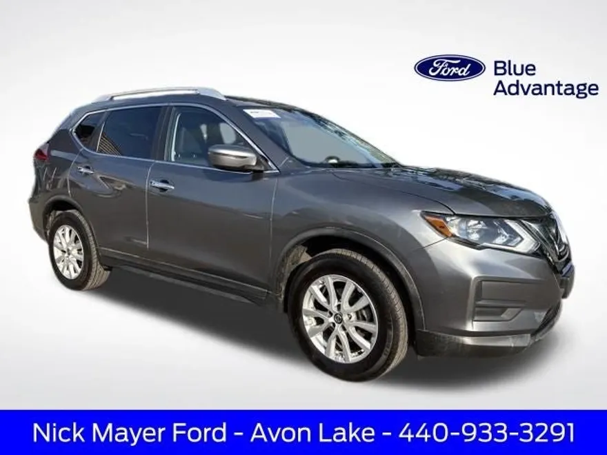 2018 Nissan Rogue SV photo 1