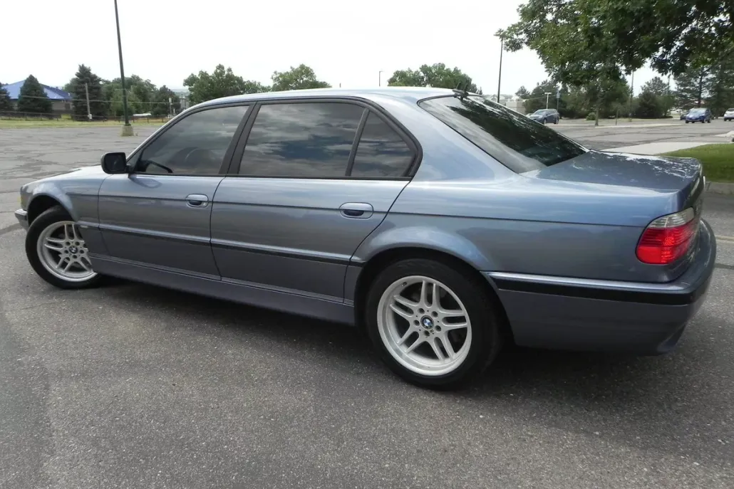 2001 Bmw 740iL 7-Series photo 1