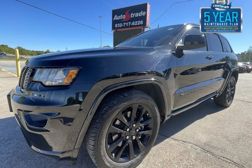 2021 Jeep Grand Cherokee Laredo photo 1