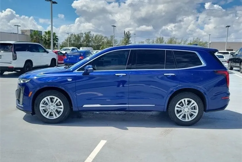 2023 Cadillac XT6 Luxury photo 1