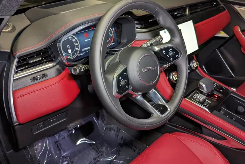 2024 Jaguar F-PACE P400 R-Dynamic S photo 1