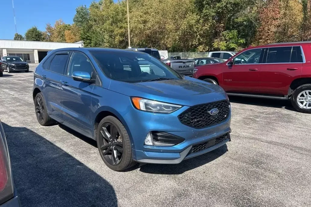 2019 Ford Edge ST photo 1