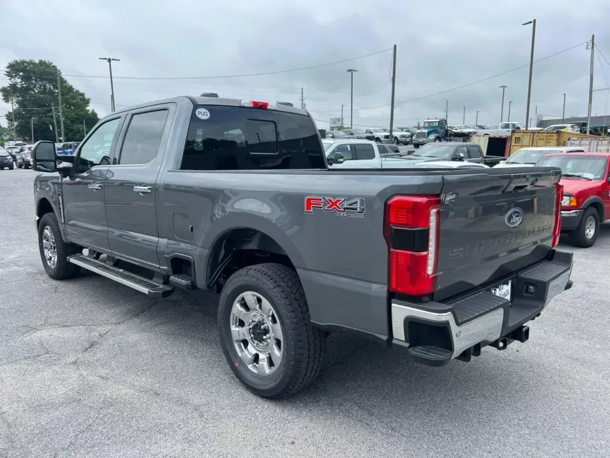 2025 Ford F-250 Lariat photo 5
