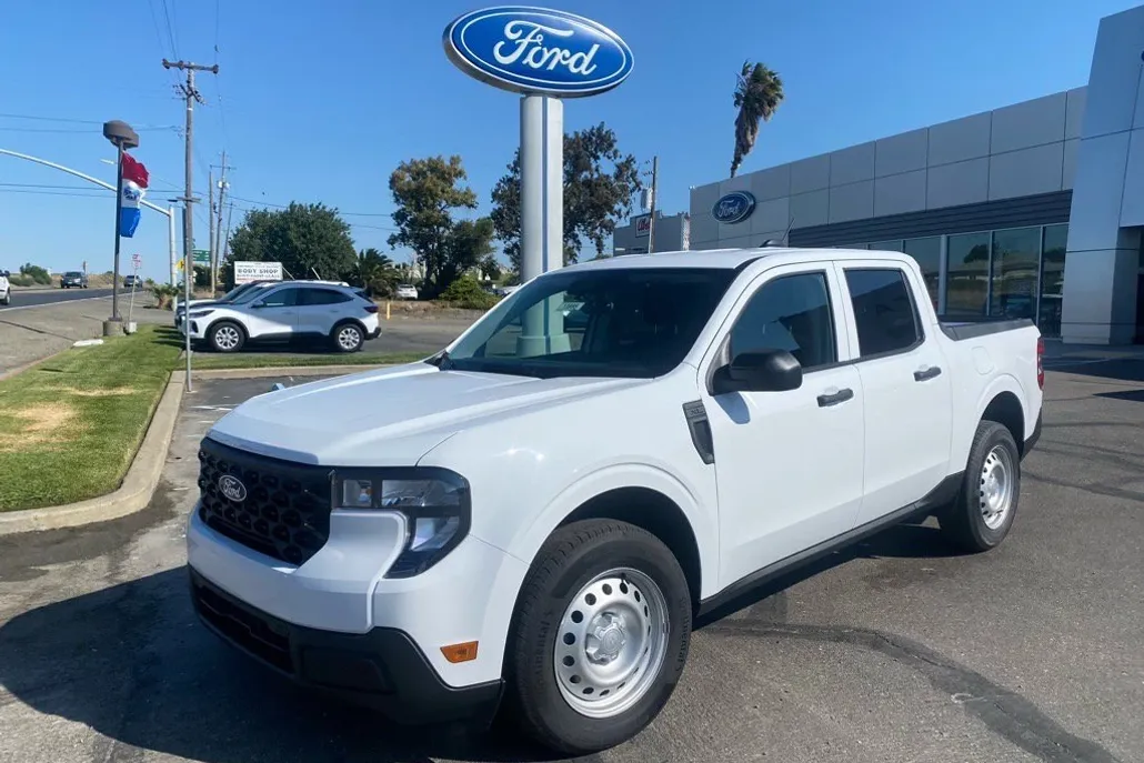 2025 Ford Maverick XL photo 1