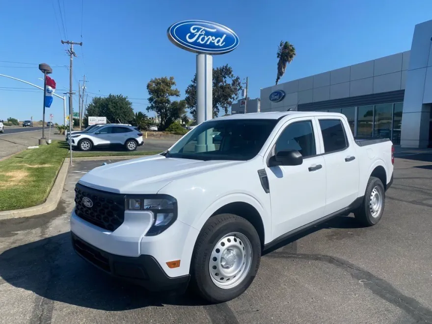 2025 Ford Maverick XL photo 1