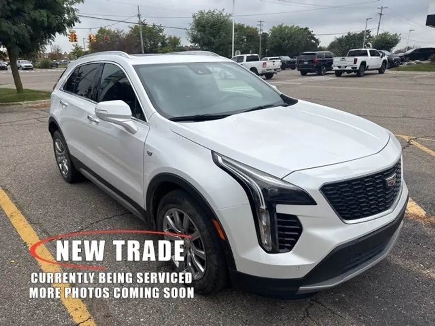 2022 Cadillac XT4 Premium Luxury photo 1