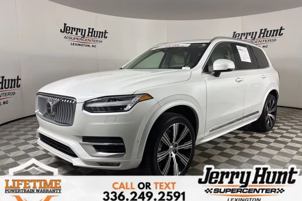 2024 Volvo XC90 Plus photo 1