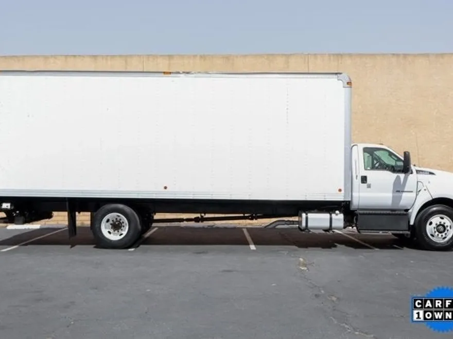 2017 Ford F-750 photo 10