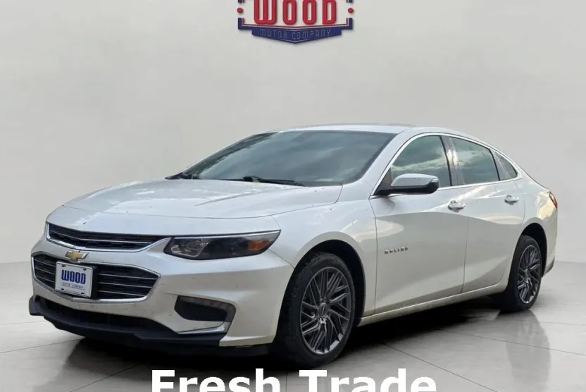 2017 Chevrolet Malibu Premier photo 1