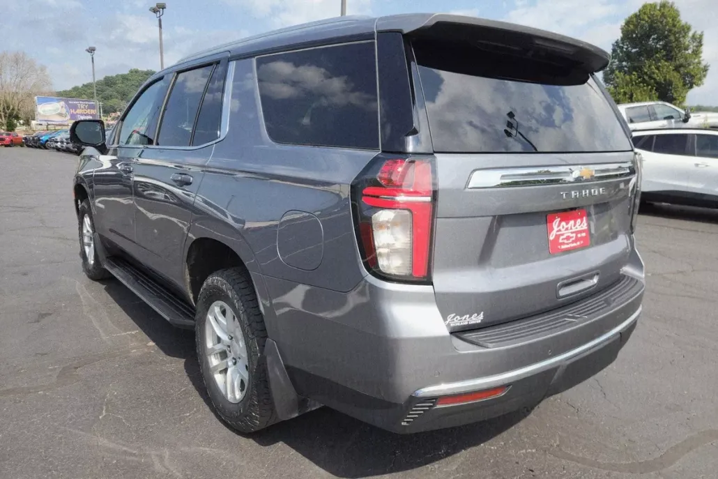 2022 Chevrolet Tahoe LT photo 1