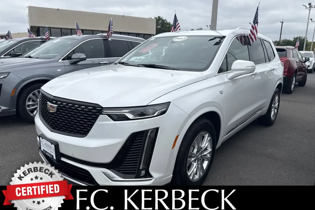 2023 Cadillac XT6 Luxury photo 1