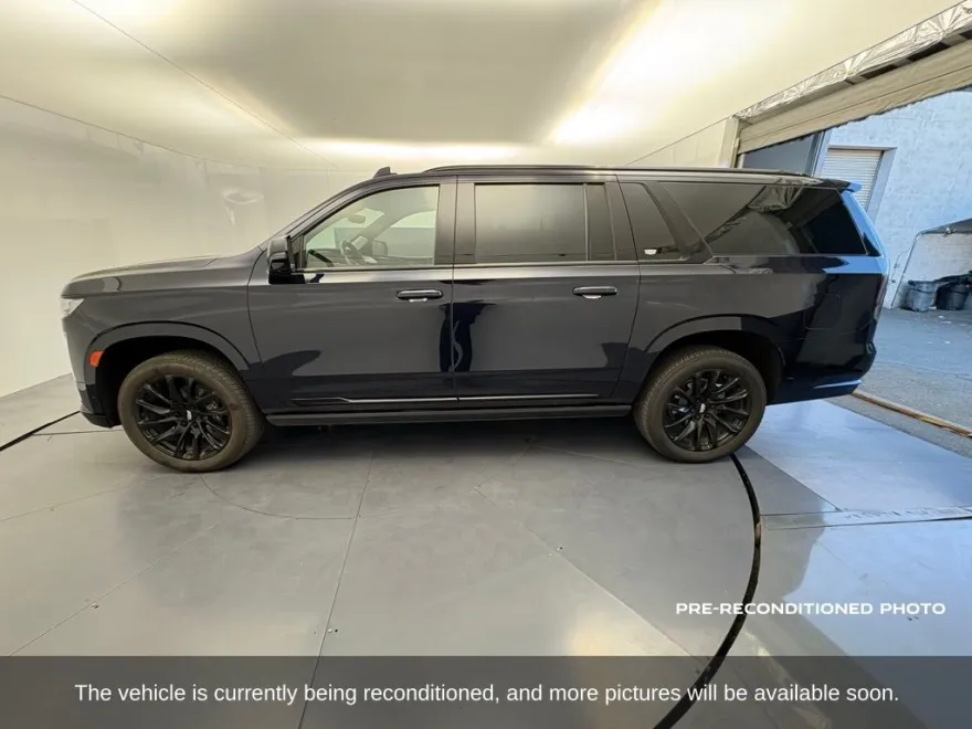 2023 Cadillac Escalade ESV Sport Platinum photo 1