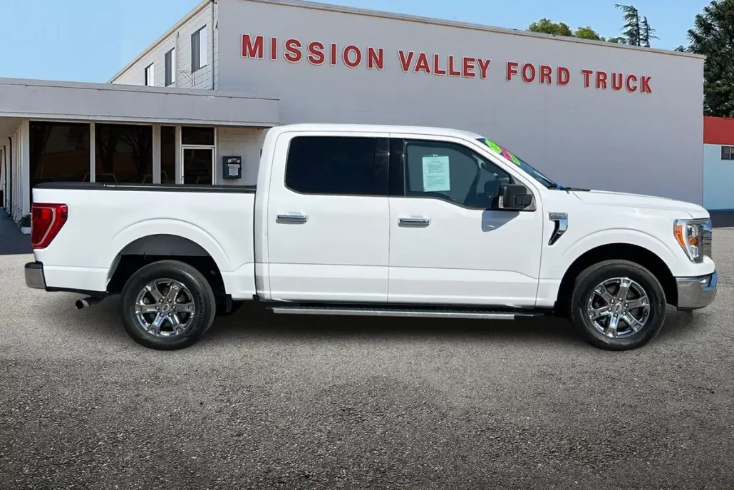 2023 Ford F-150 XLT photo 1