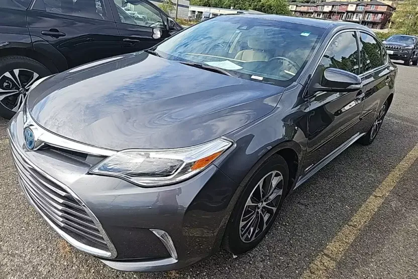 2017 Toyota Avalon Hybrid XLE Premium photo 1