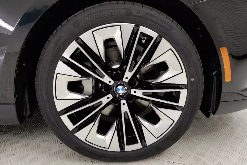 2025 Bmw 530i photo 1