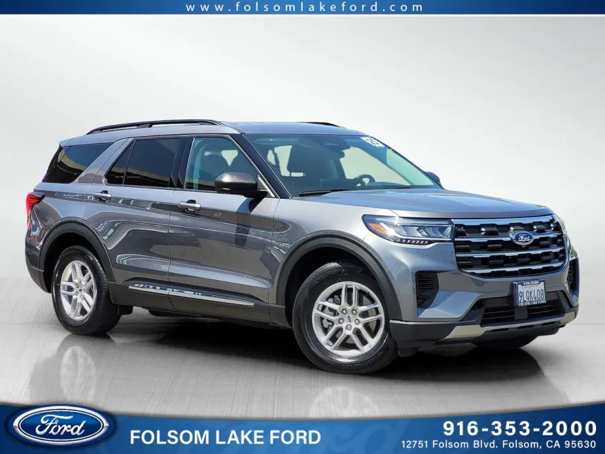 2025 Ford Explorer photo 1