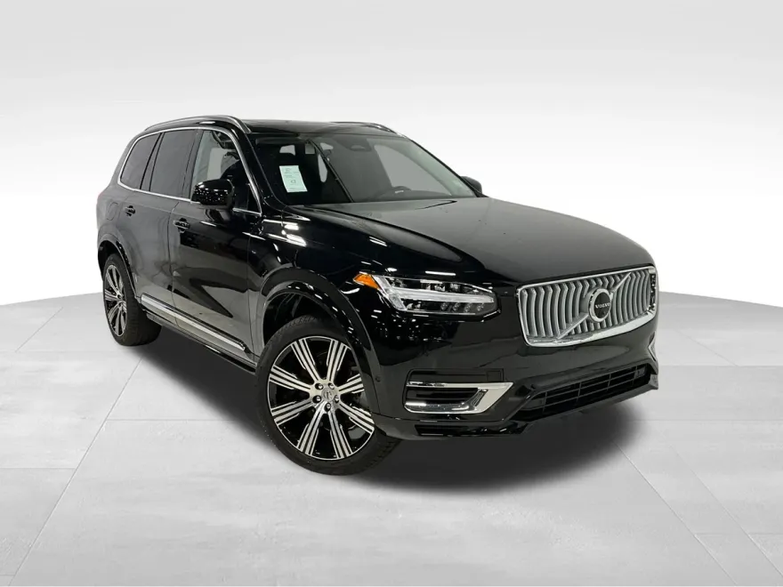 2025 Volvo XC90 Plus T8 AWD photo 1