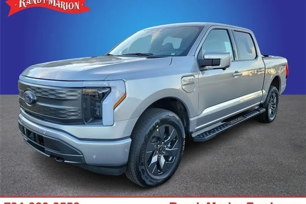 2023 Ford F-150 Lightning Lariat photo 1
