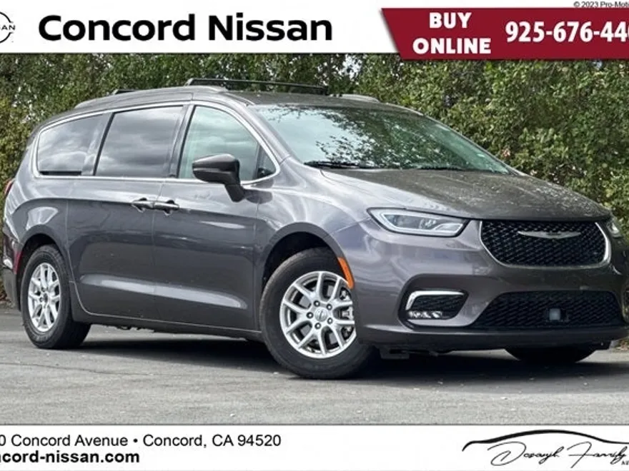 2022 Chrysler Pacifica L Touring photo 1