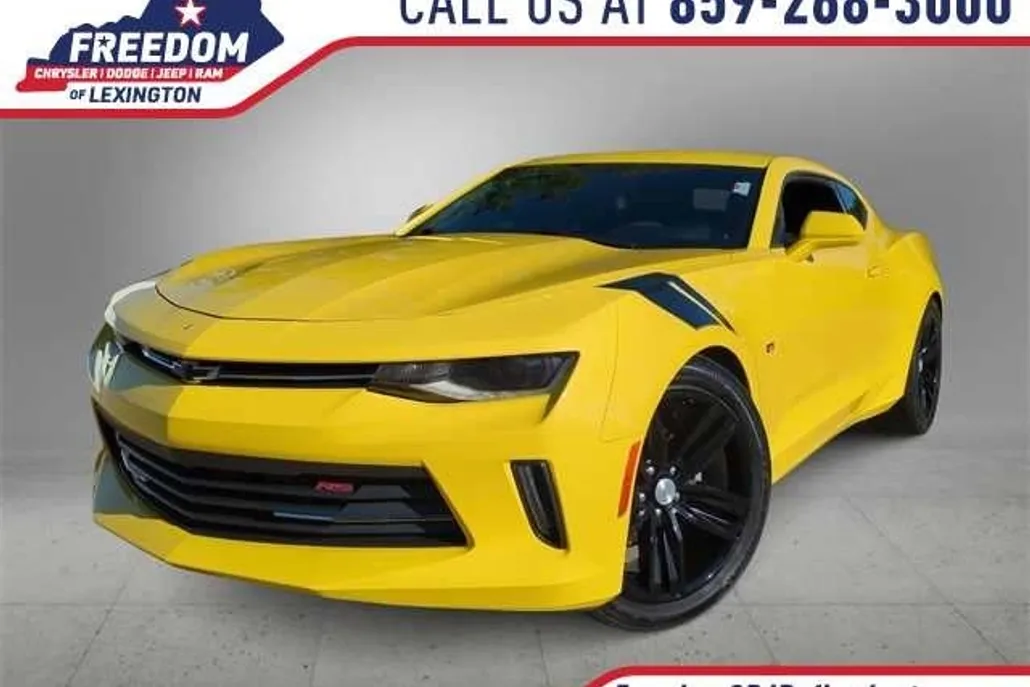 2017 Chevrolet Camaro 1LT photo 1