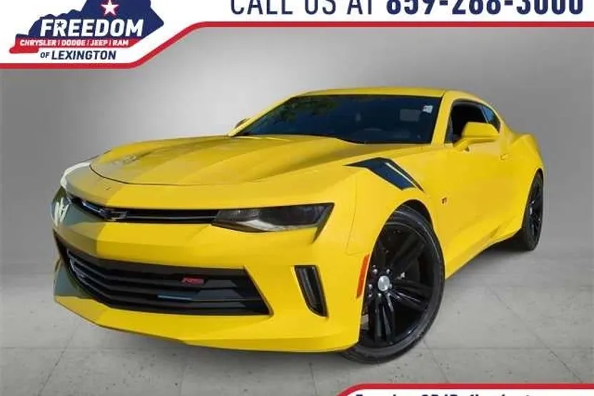 2017 Chevrolet Camaro 1LT photo 1