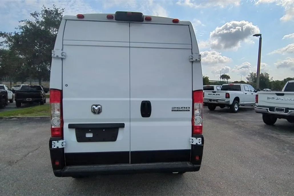 2025 Ram ProMaster 2500 photo 1
