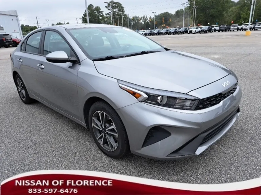 2023 Kia Forte LXS photo 1