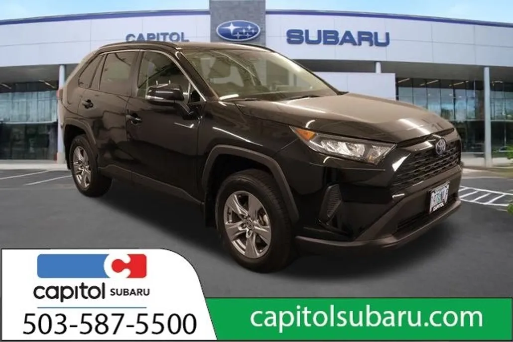 2022 Toyota RAV4 Hybrid LE photo 1