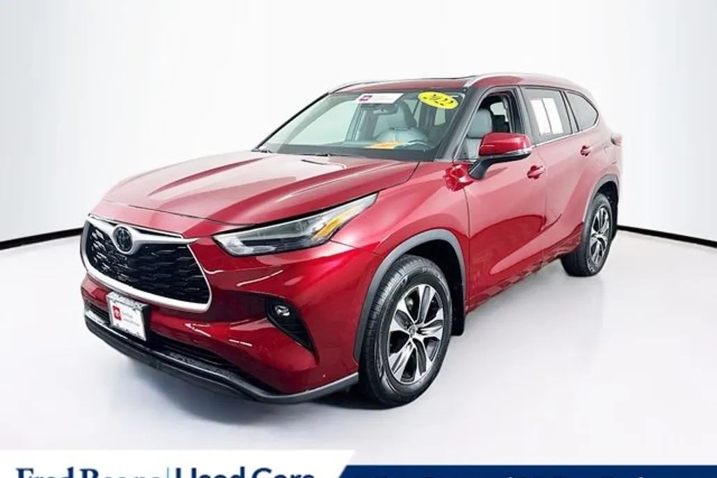 2022 Toyota Highlander XLE photo 1
