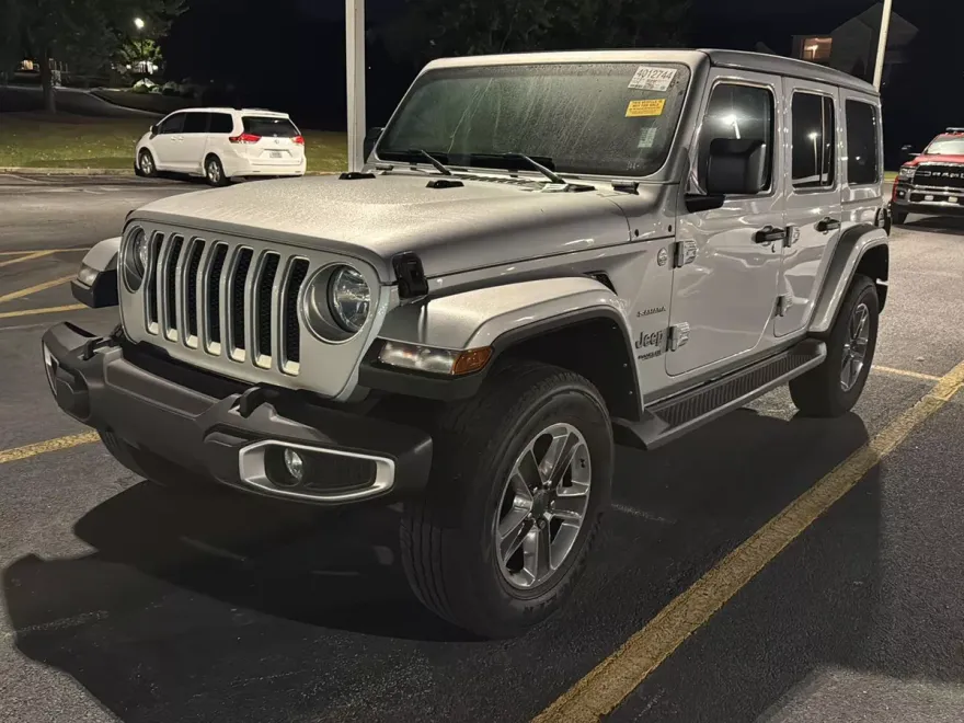 2022 Jeep Wrangler Unlimited Sahara photo 1
