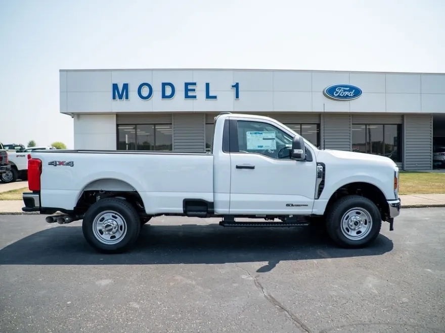 2025 Ford F-350 XL photo 1