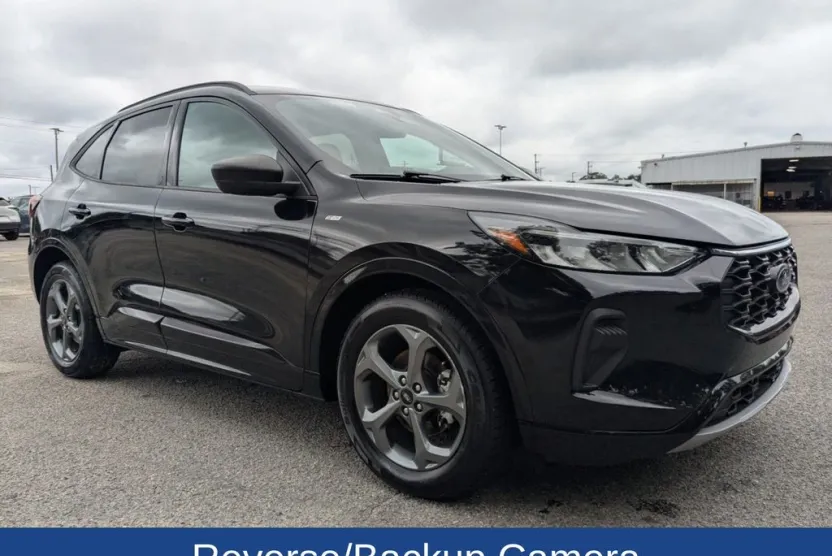 2023 Ford Escape ST-Line photo 1