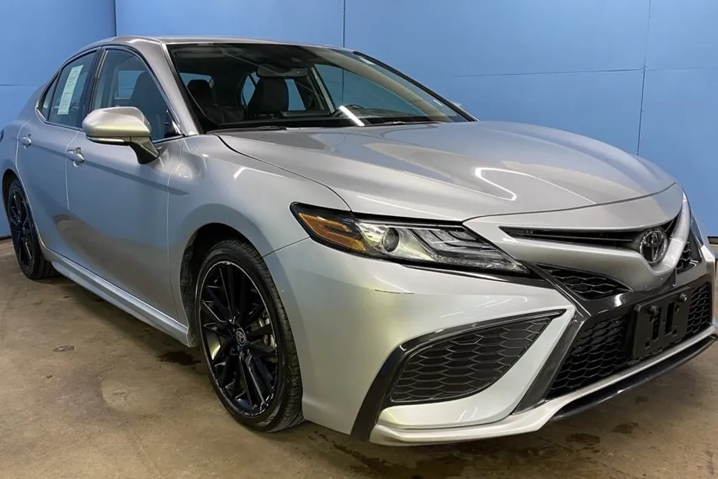 2023 Toyota Camry XSE photo 1