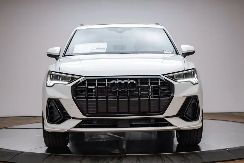 2025 Audi Q3 45 TFSI S line Premium photo 1