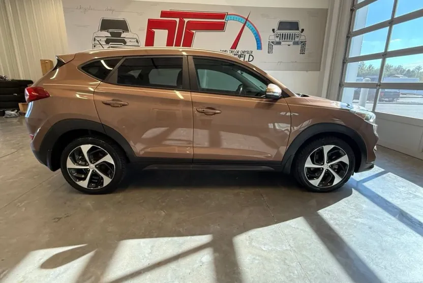 2016 Hyundai Tucson Sport photo 1