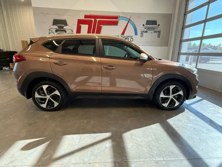 2016 Hyundai Tucson Sport photo 1