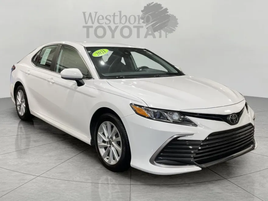 2021 Toyota Camry LE photo 1