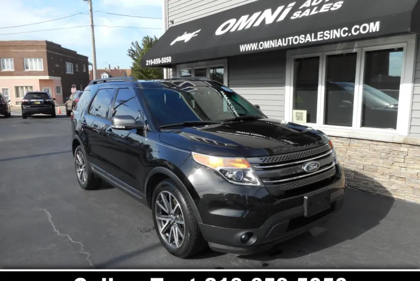 2015 Ford Explorer XLT photo 1