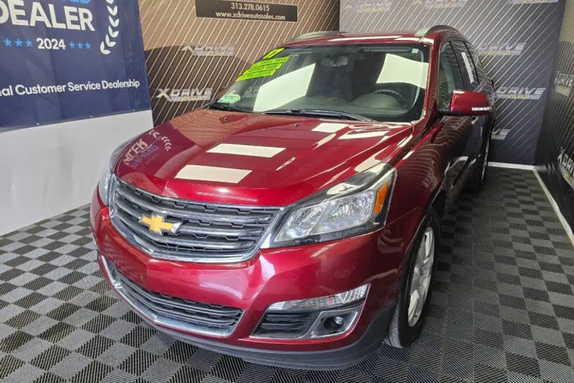 2017 Chevrolet Traverse 1LT photo 1