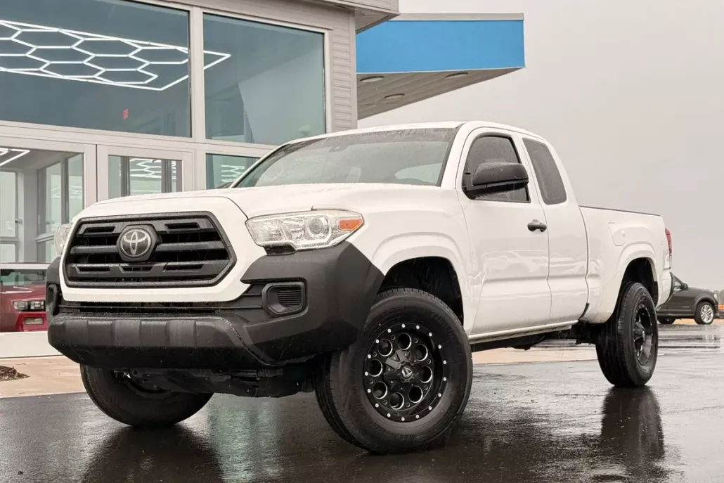 2018 Toyota Tacoma SR5 photo 1