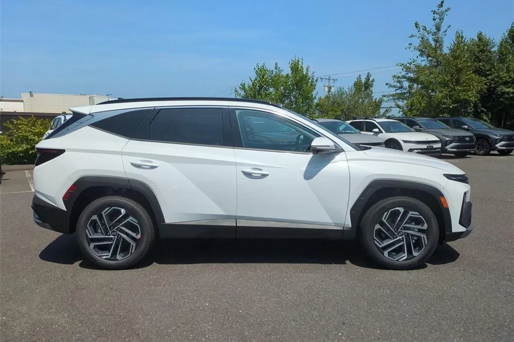 2025 Hyundai Tucson Limited photo 1