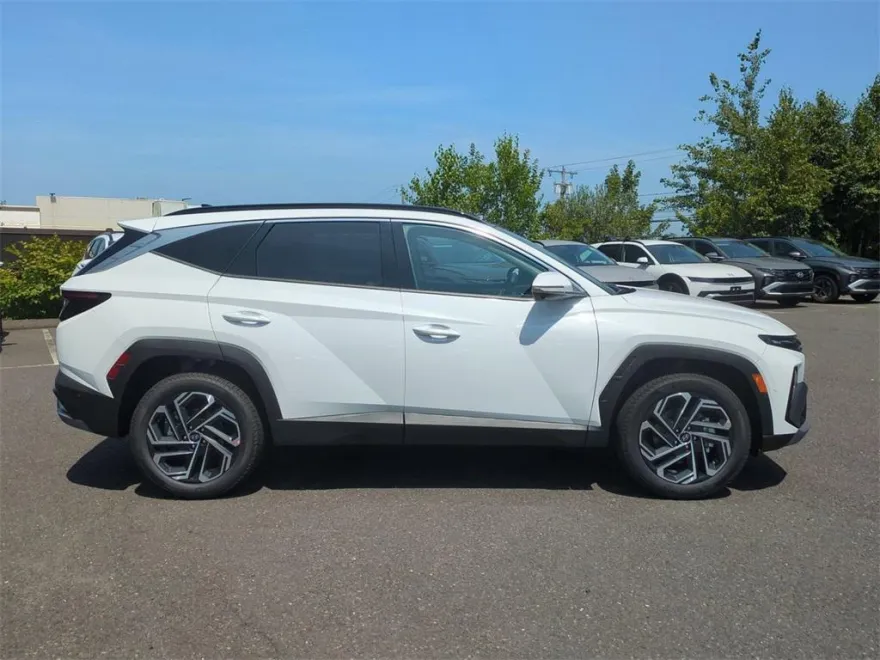 2025 Hyundai Tucson Limited photo 1