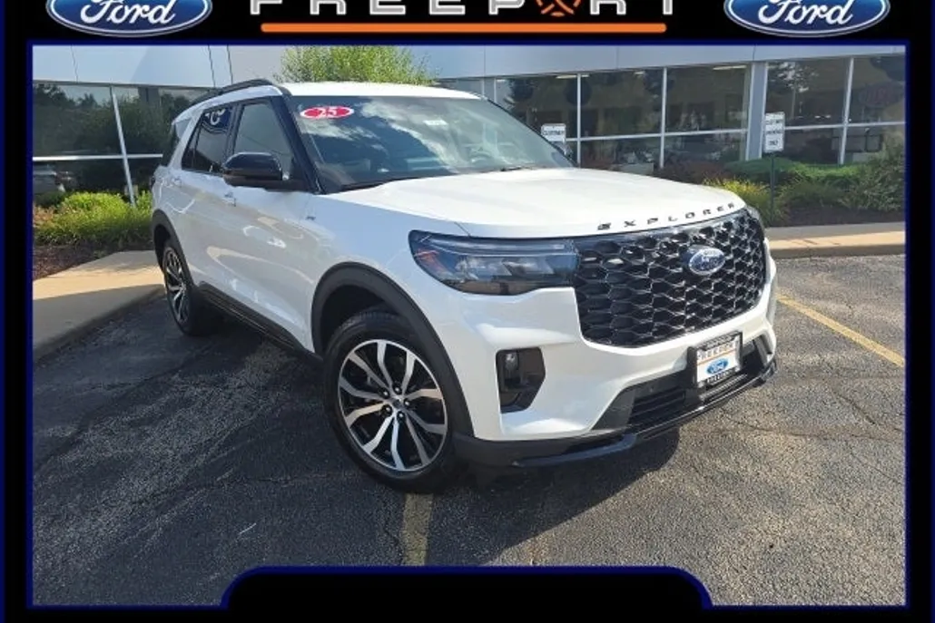2025 Ford Explorer ST-Line photo 1