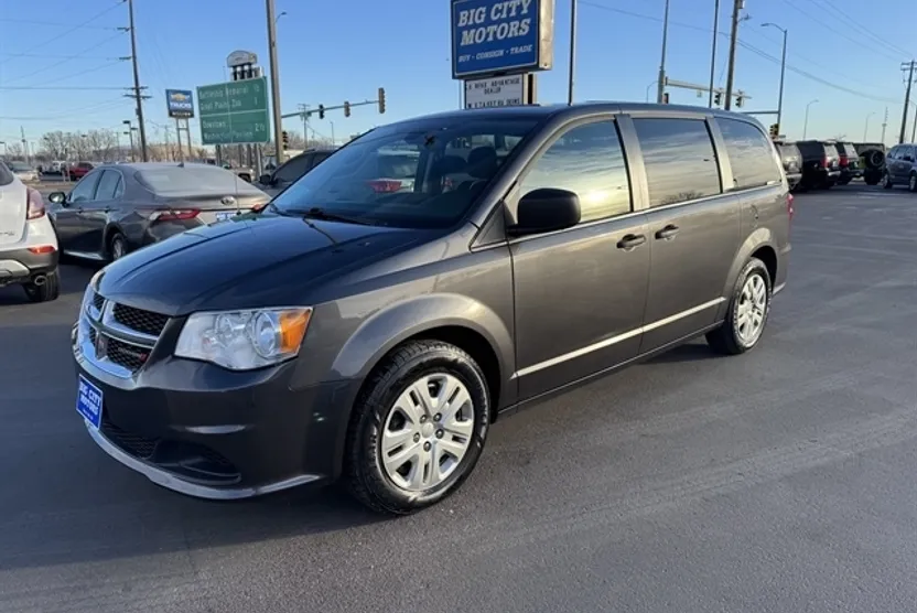2019 Dodge Grand Caravan SE photo 1