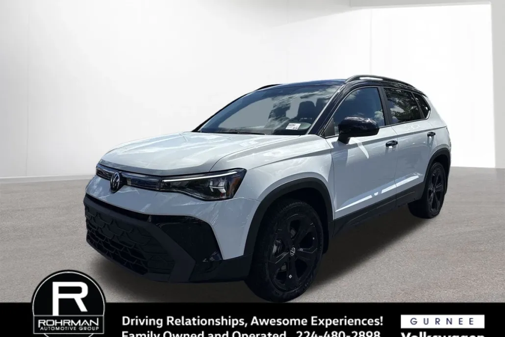 2025 Volkswagen Taos SE photo 1